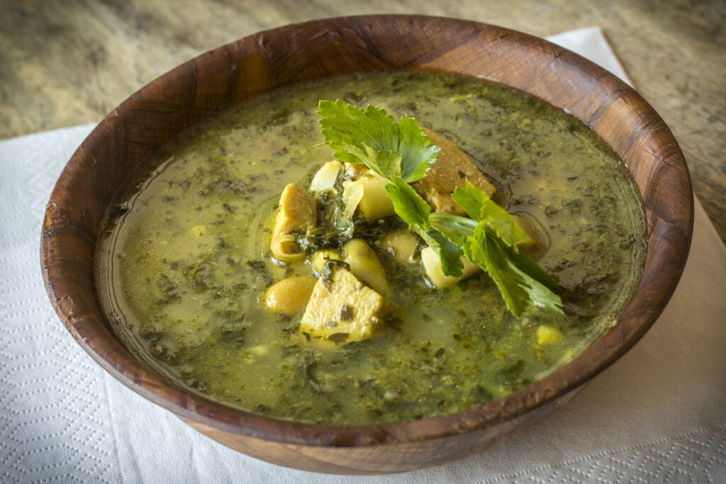 Sopa de frijoles: El auténtico sabor salvadoreño